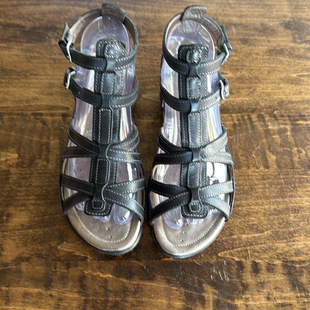 Women's Black Strappy Comfort Sandals - Picture 1 of 7
